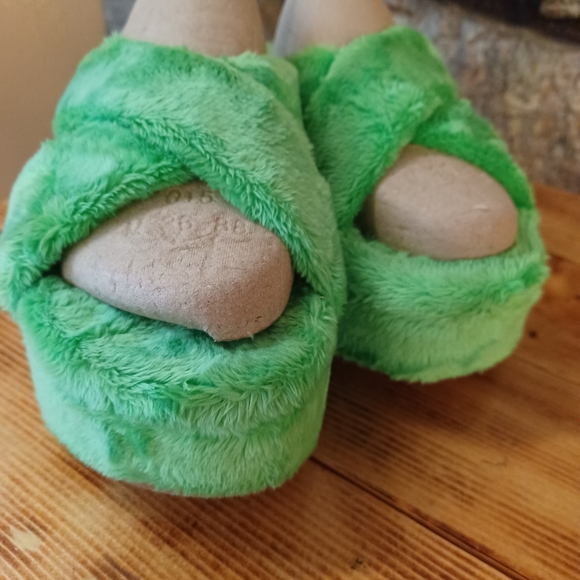 JESSICA SIMPSON PLATTFORM FAUX FURRY SIZE 6 - Picture 4 of 7